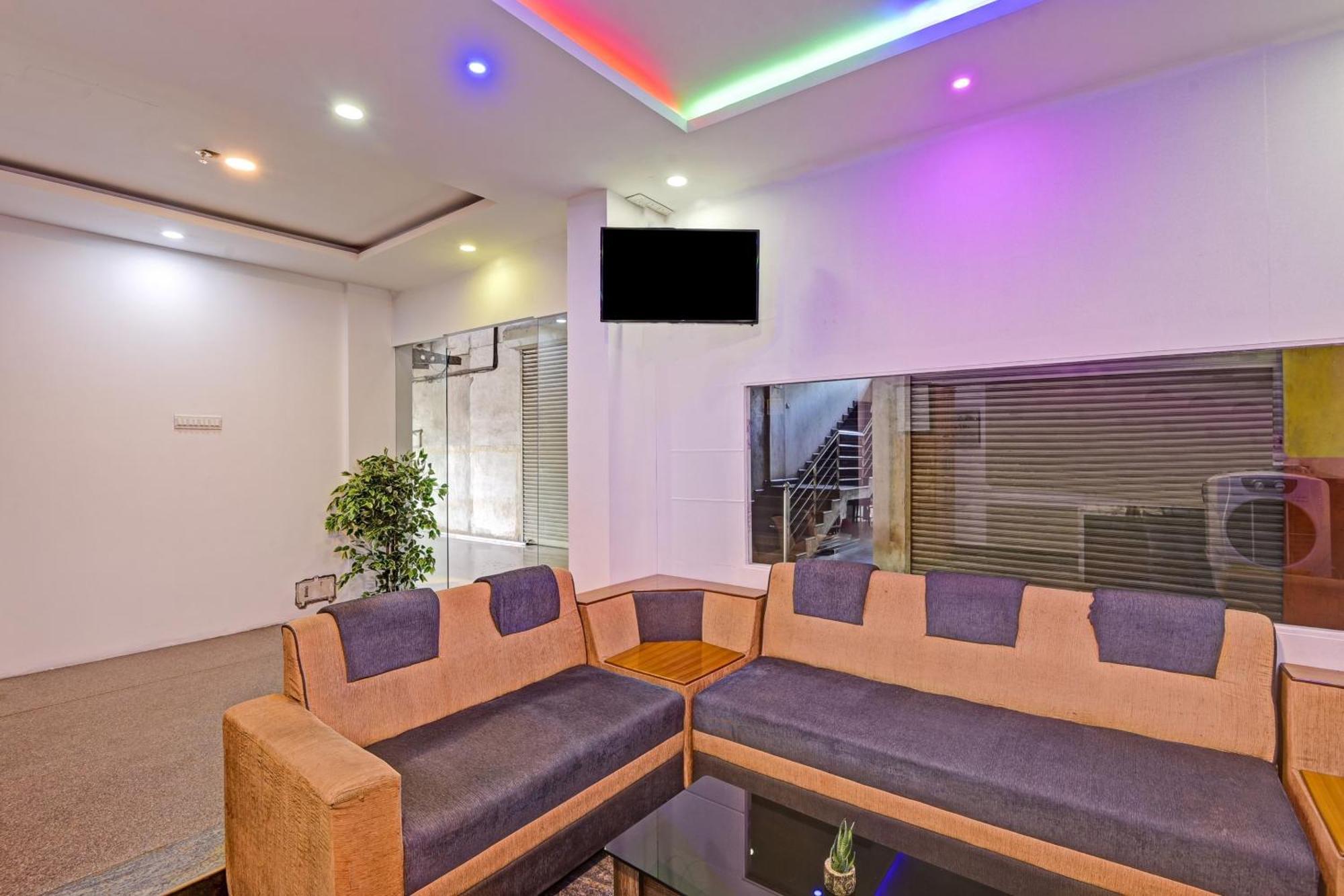 Collection O Express Suites Kakkayam Экстерьер фото
